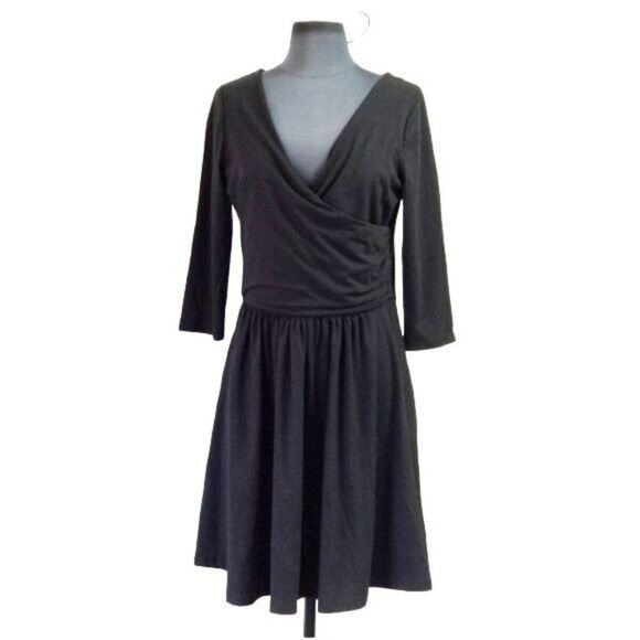 New Little Black Dress Size M Surplice Elegant Comfortable Figure Flattering - Picture 2 of 8